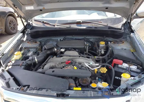 2010 Subaru Forester 2.5X Premium z USA, uszkodzony, nr VIN JF2SH6CC7AH732611